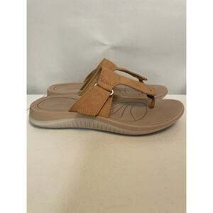 Clark’s women’s flip flop tan Cloud steppers size 7 latch hook‎ adjustable